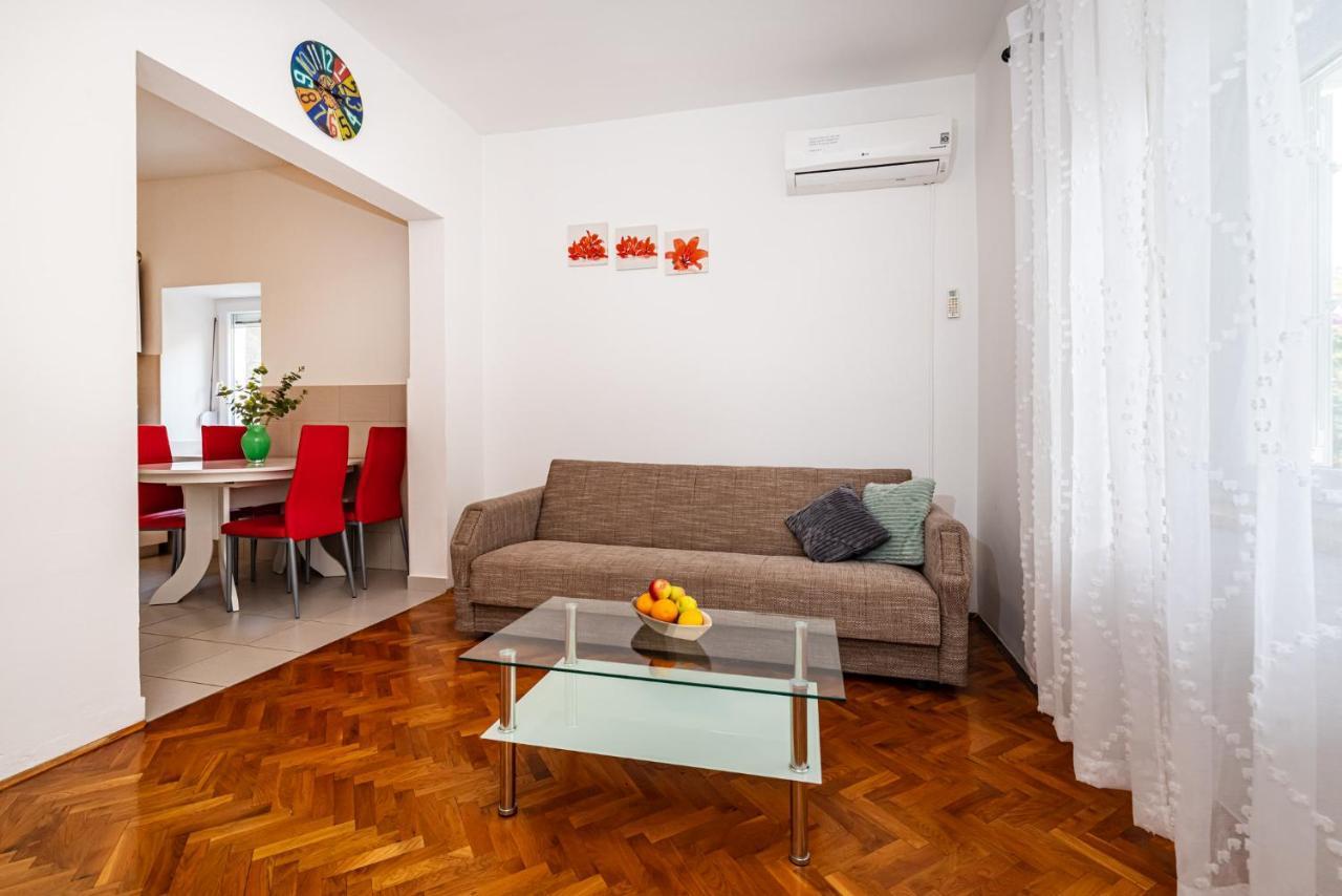 Apartment Eva Maslenica Bagian luar foto
