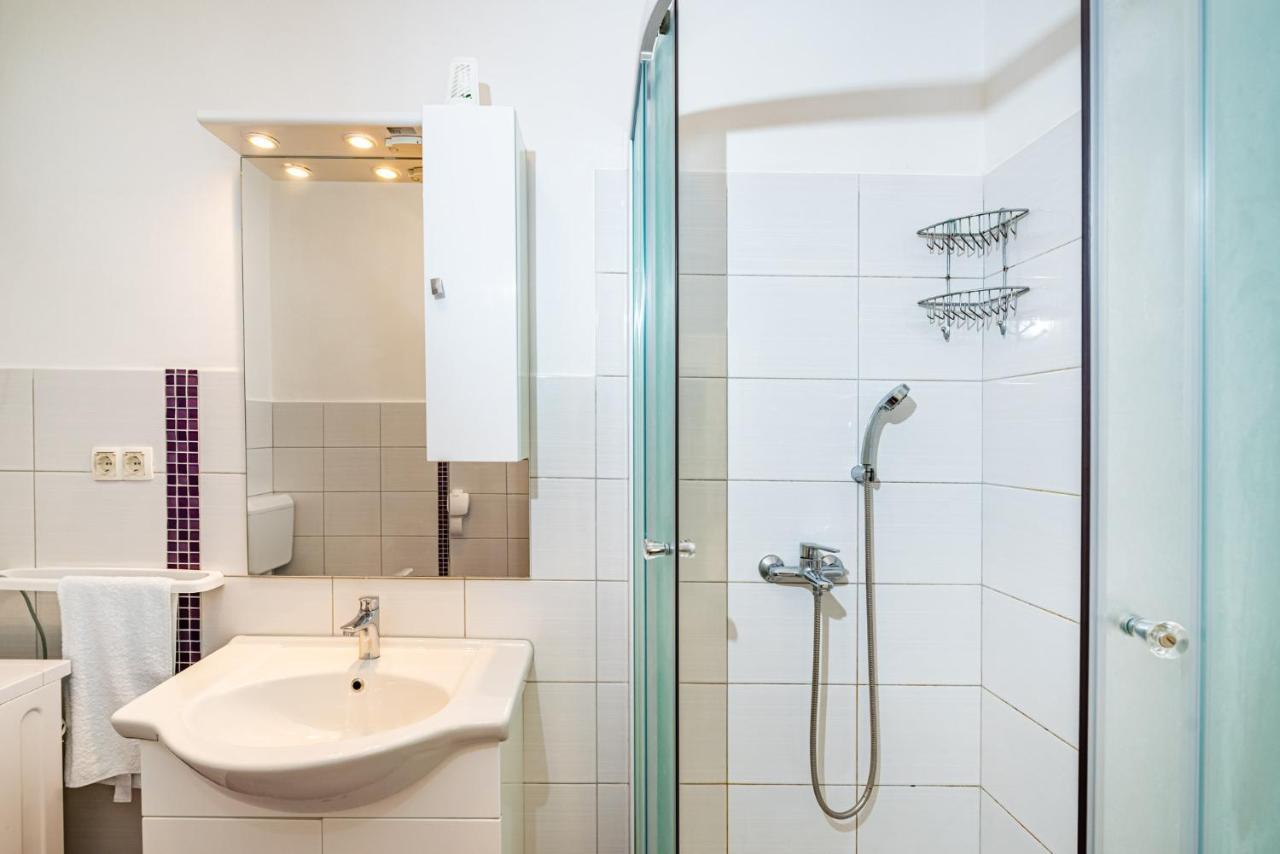 Apartment Eva Maslenica Bagian luar foto