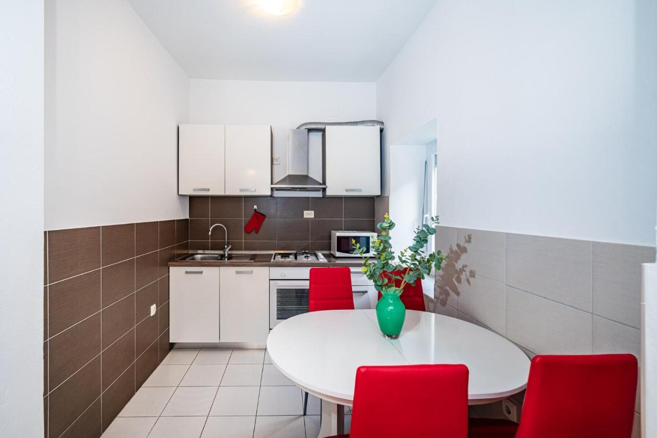 Apartment Eva Maslenica Bagian luar foto
