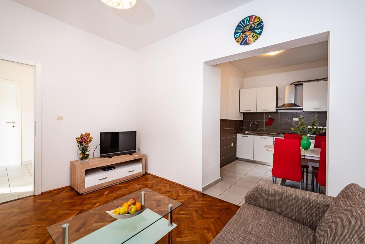 Apartment Eva Maslenica Bagian luar foto