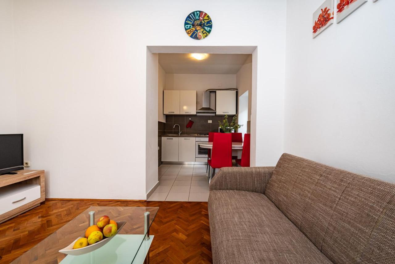 Apartment Eva Maslenica Bagian luar foto